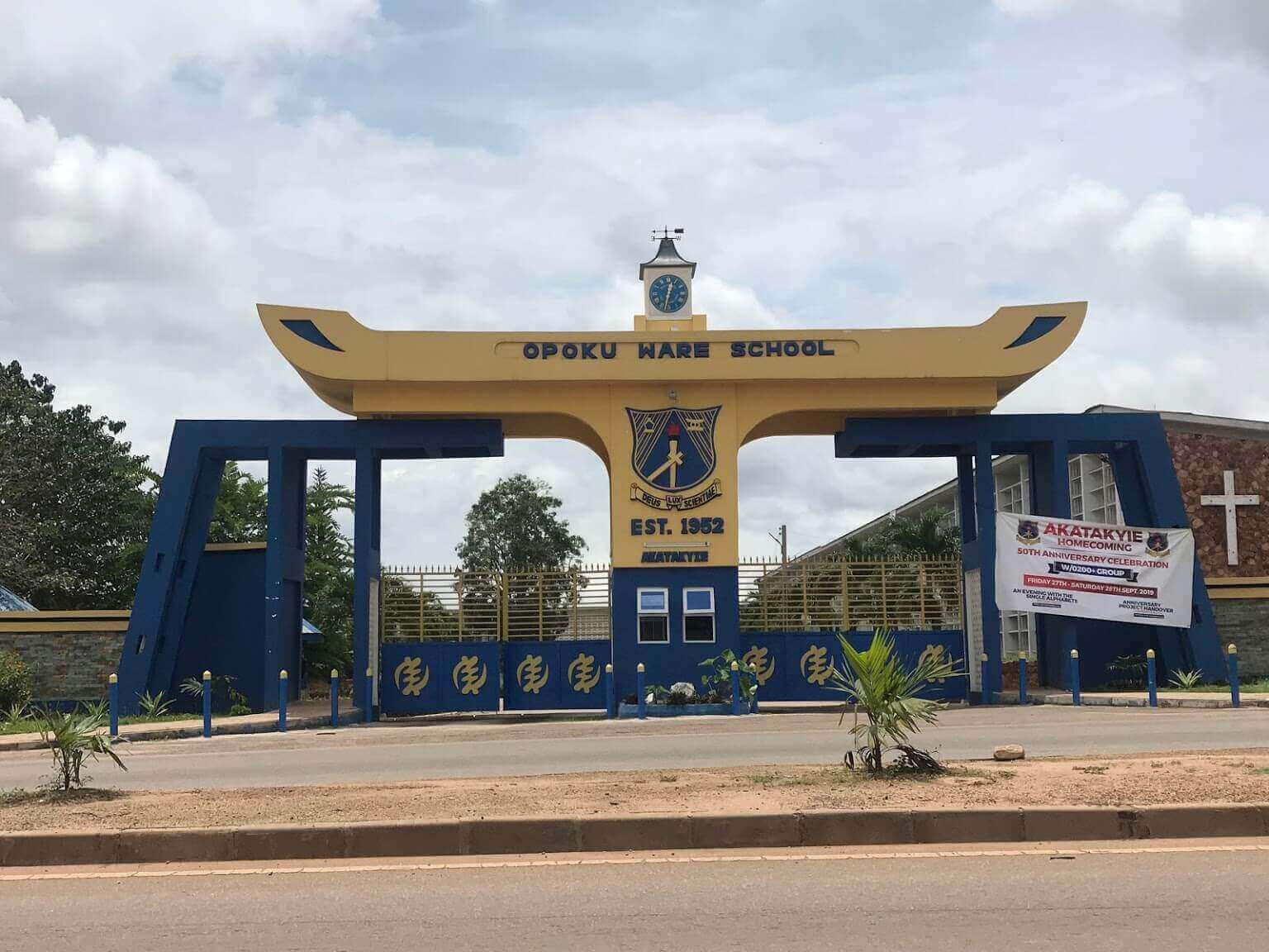 Opoku Ware School — entrance